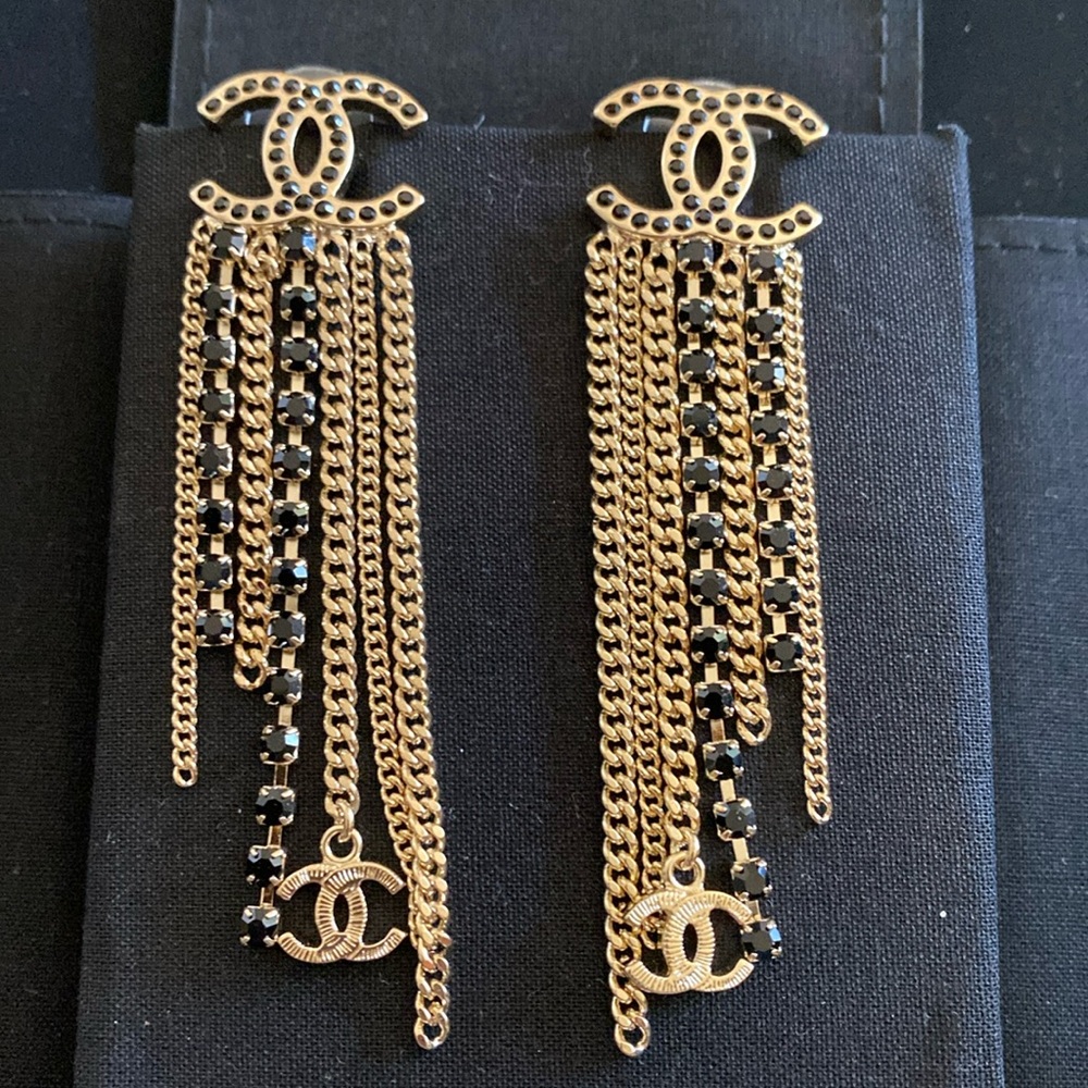 Chanel 2022 collection black crystal dangle earrings